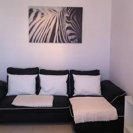 Apartamento Perto Do Metro بيت للعطل Lisboa